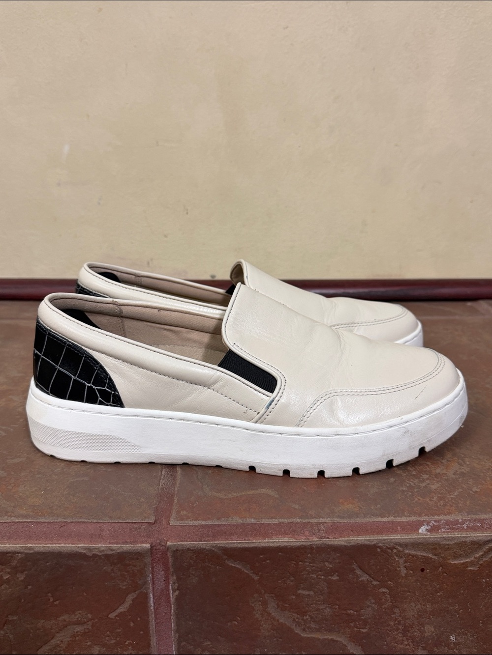 Vionic Dinora Women's Platform Slip-on Sneaker